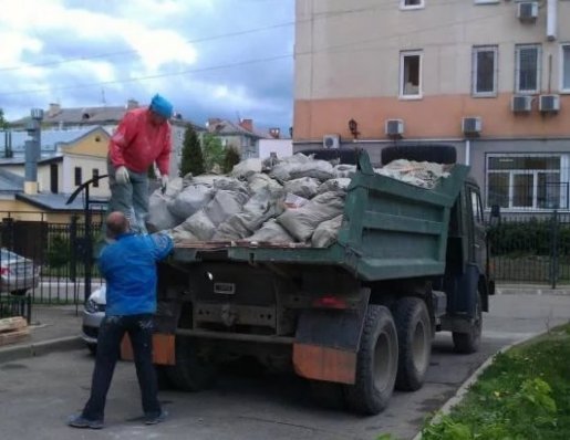 Вывоз строительного мусора (самосвалы, газели). Грузчики стоимость услуг и где заказать - Тверь