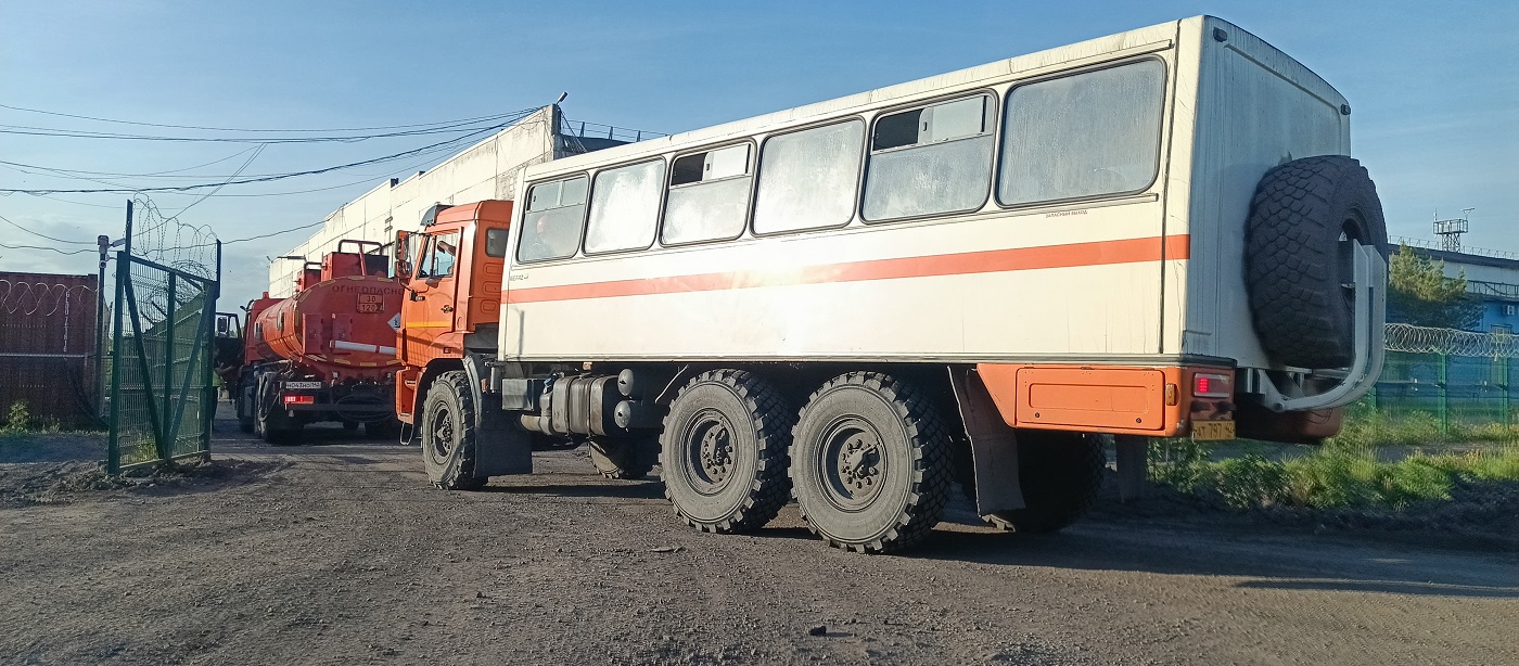 Вахтовые перевозки сотрудников автобусами и спецтехникой в Весьегонске