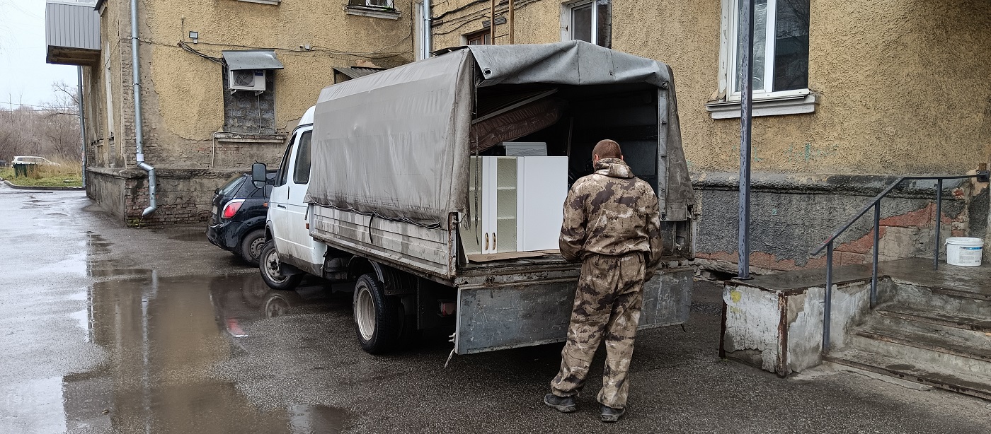 Квартирные перевозки. Погрузка мебели в Газель в Тверской области