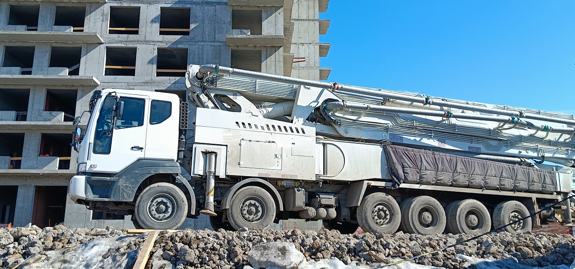 Услуги и заказ бетононасосов для заливки бетона в Западной Двине